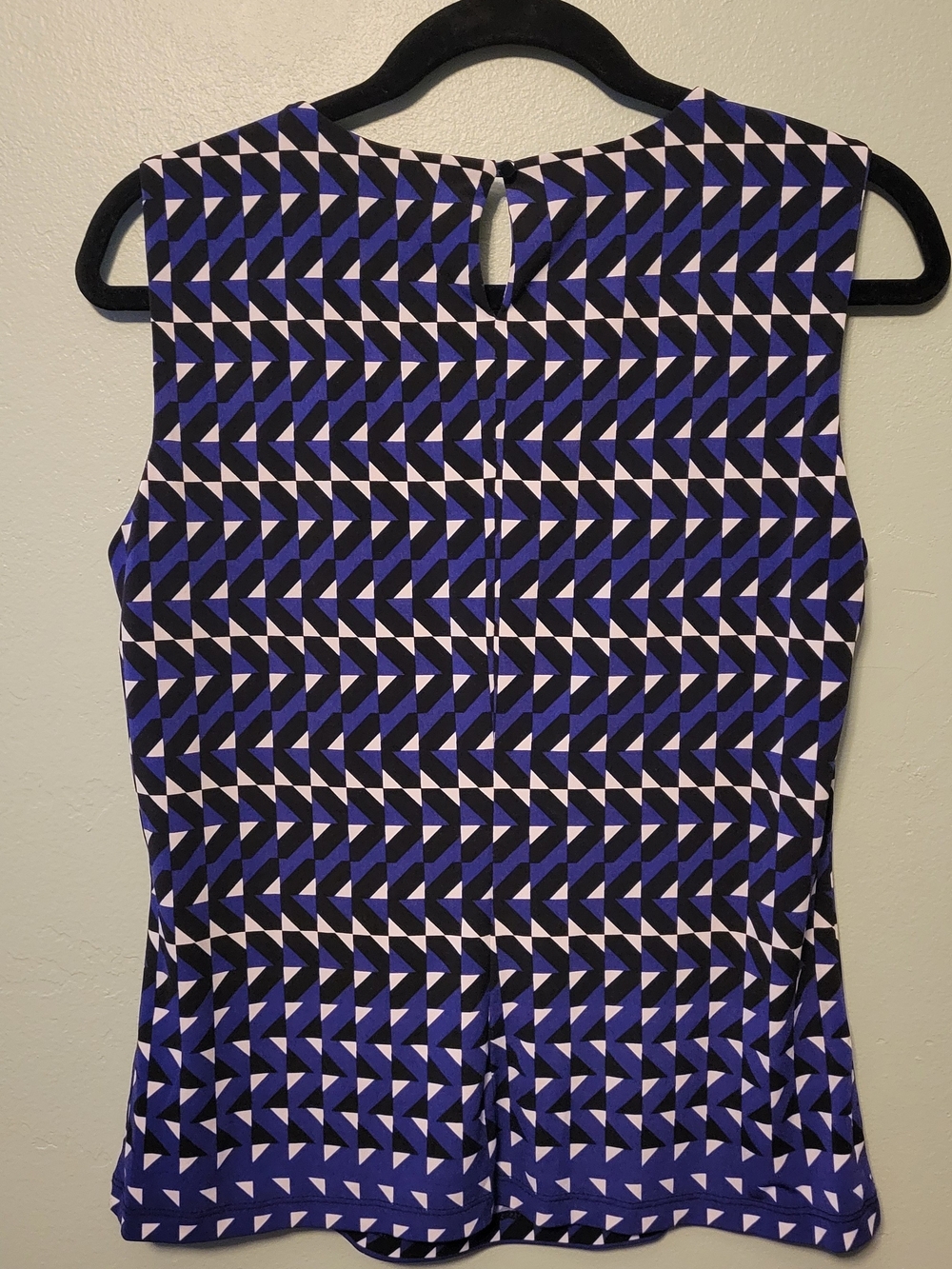 Geometric Print Sleeveless Top